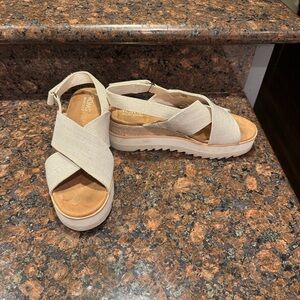 TOMS Natural/Cream Crisscross Platform Sandals